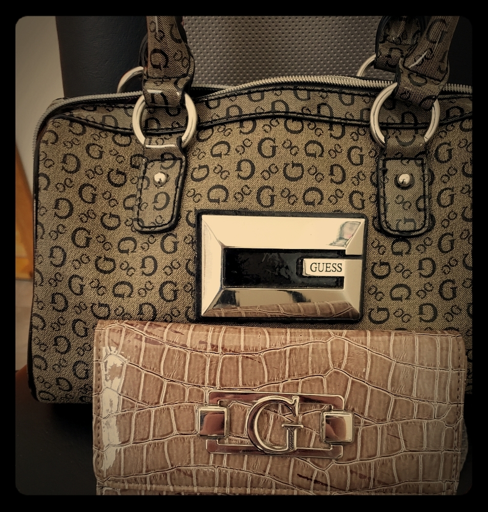 GUESS purse